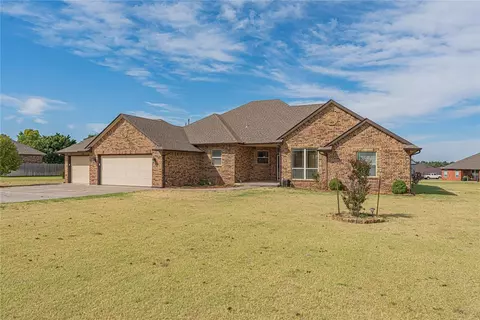 307 Hannah Dr, Tuttle, OK 73089 photo 2