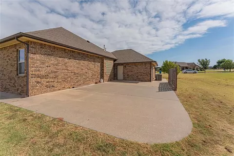 307 Hannah Dr, Tuttle, OK 73089 photo 32