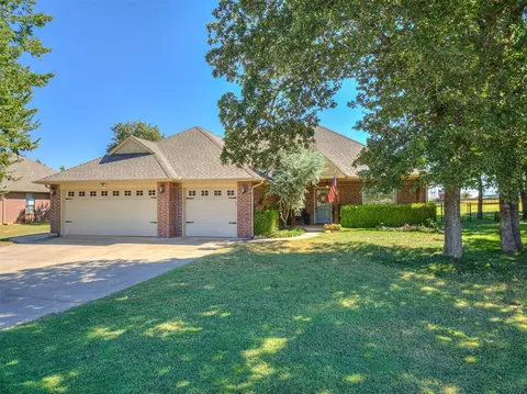 11524 Silver Oak Ln, Guthrie, OK 73044