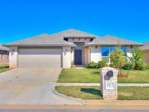 1012 Hickory Creek Dr, Yukon, OK 73099