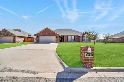 1800 White Tail Cir, Altus, OK 73521 photo 2