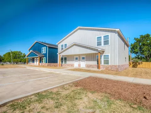 1728 S 8th St, Chickasha, OK 73018