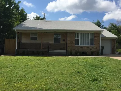 2004 Andover Ct, The Village, OK 73120