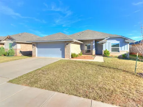 11621 SW 9th St, Yukon, OK 73099