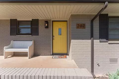 207 Ellis Ln, Elk City, OK 73644