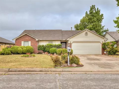 1225 Edinburg Dr, Yukon, OK 73099