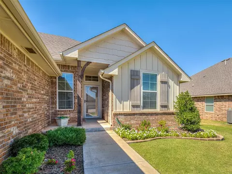 14209 Kamber Dr, Yukon, OK 73099 photo 2