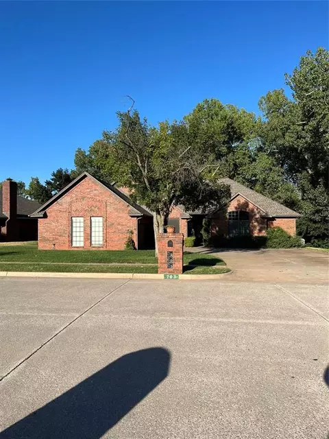 703 Kingsgate Rd, Yukon, OK 73099
