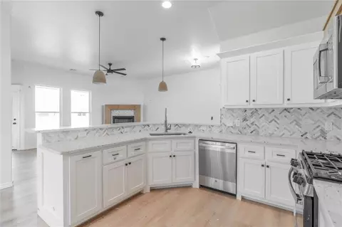 495 Hackberry Ln, Washington, OK 73093 photo 5