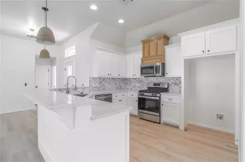 495 Hackberry Ln, Washington, OK 73093 photo 4