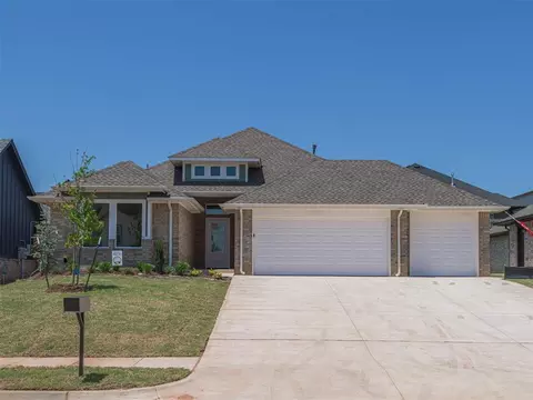 2125 Santa Monica St, Edmond, OK 73034