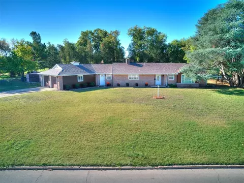 921 W Missouri Ave, Chickasha, OK 73018