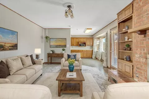 816 E Lamplighter Ct, Guthrie, OK 73044 photo 5