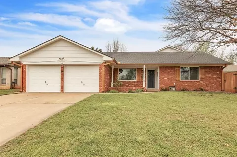 816 E Lamplighter Ct, Guthrie, OK 73044 photo 3