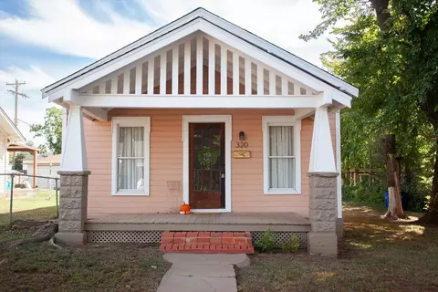 320 S Broad St, Guthrie, OK 73044