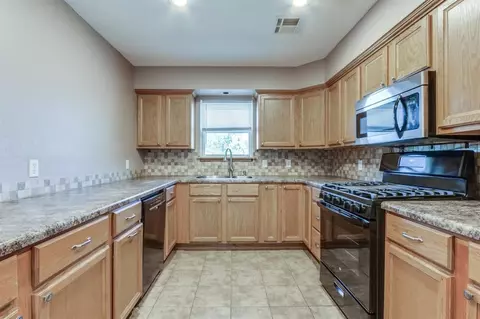 1244 N 2nd St, Harrah, OK 73045 photo 8