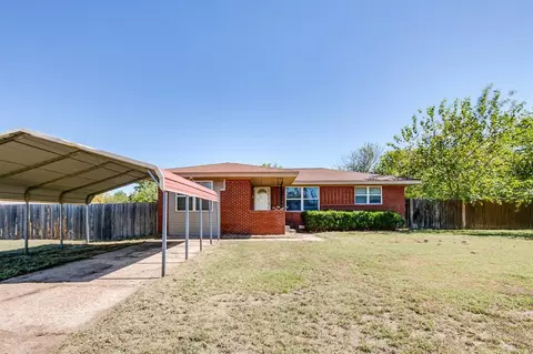 1244 N 2nd St, Harrah, OK 73045