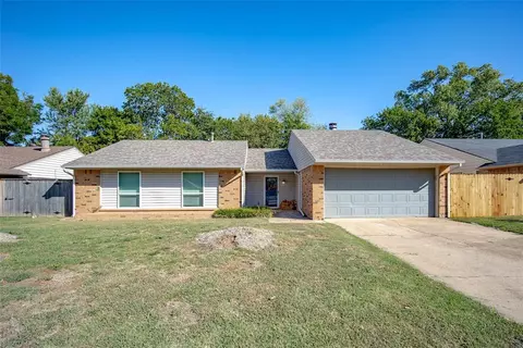 1915 Oakhollow Dr, Norman, OK 73071