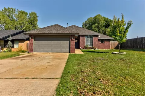 611 Silver Maple Ln, Noble, OK 73068 photo 3
