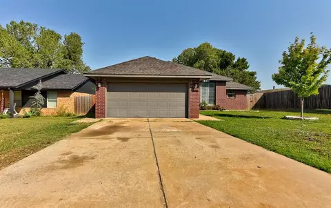 611 Silver Maple Ln, Noble, OK 73068 photo 2