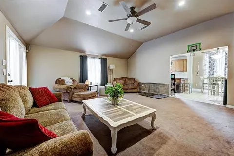 611 Silver Maple Ln, Noble, OK 73068 photo 16