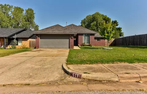 611 Silver Maple Ln, Noble, OK 73068