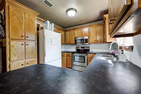 611 Silver Maple Ln, Noble, OK 73068 photo 12