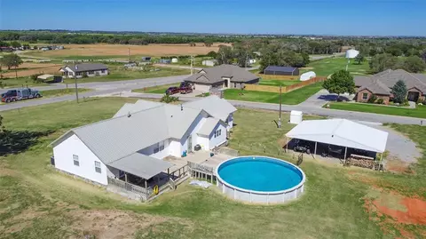 24 Fairway Dr, Sayre, OK 73662
