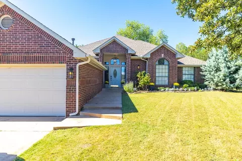 633 Lookout Cir, Edmond, OK 73034