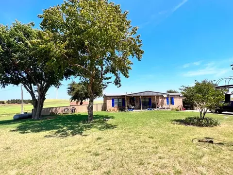 26084 State Highway 152 Hwy, Minco, OK 73059