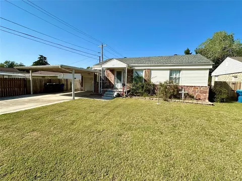 207 E Atkinson Dr, Midwest City, OK 73110
