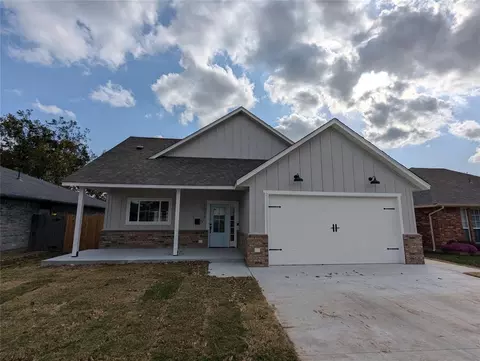1012 NW 6th St, Moore, OK 73160