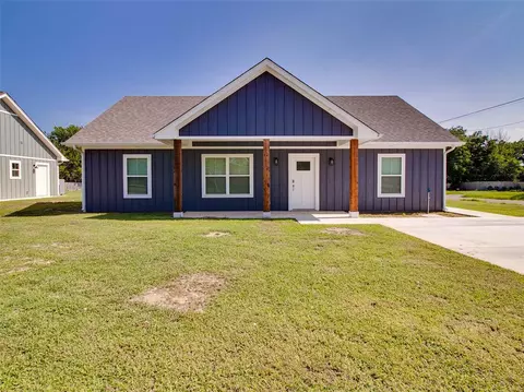 318 W Oak St, Stroud, OK 74079
