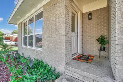 616 Vine St, Altus, OK 73521 photo 5