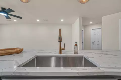 616 Vine St, Altus, OK 73521 photo 12