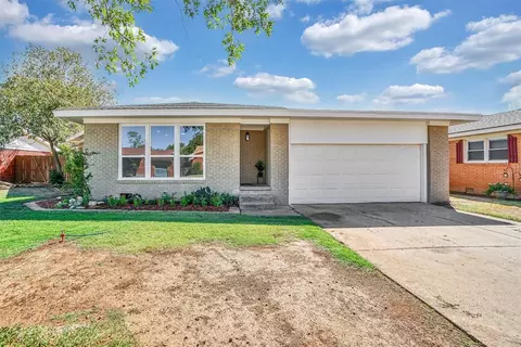 616 Vine St, Altus, OK 73521 photo 2