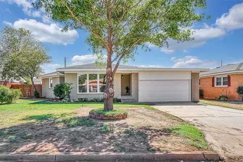 616 Vine St, Altus, OK 73521 photo 3