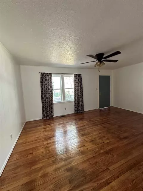 102 NW 7th St, Tuttle, OK 73089 photo 9