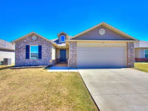 3003 Westbrook St, Chickasha, OK 73018 photo 1