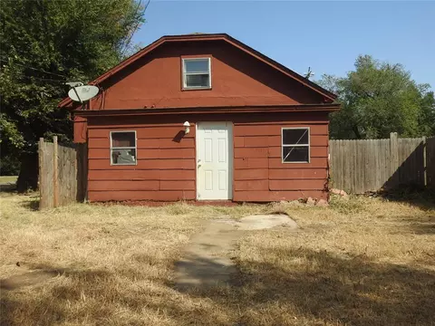 303 E Washington St, Crescent, OK 73028 photo 4
