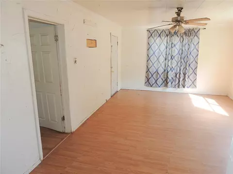 303 E Washington St, Crescent, OK 73028 photo 6