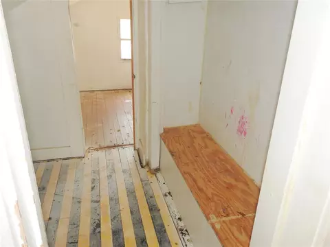 303 E Washington St, Crescent, OK 73028 photo 13