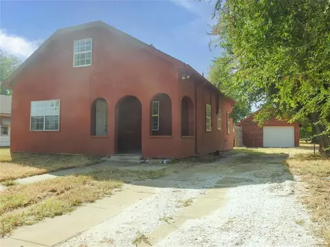 303 E Washington St, Crescent, OK 73028 photo 3