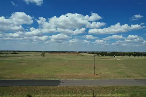 Tdb County Street 2910, Tuttle, OK 73089