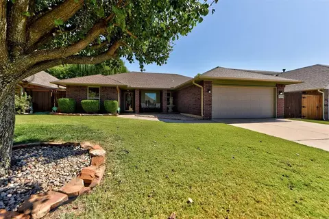 9406 Buttonwood Ave, Oklahoma City, OK 73160