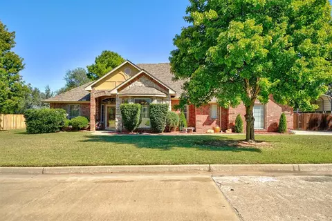 501 Pool Ln, Shawnee, OK 74801
