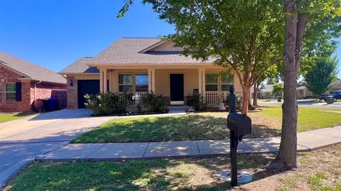 2701 Red Fish Rd, Norman, OK 73069