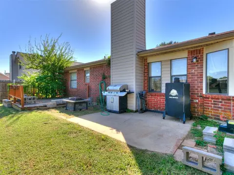 2305 Leaf Dr, Moore, OK 73160 photo 42