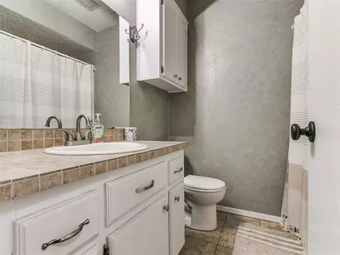 2305 Leaf Dr, Moore, OK 73160 photo 18