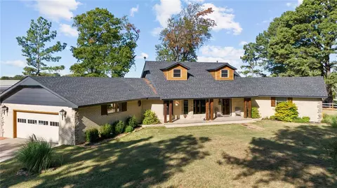 801 Eastern Hills Rd, Holdenville, OK 74848